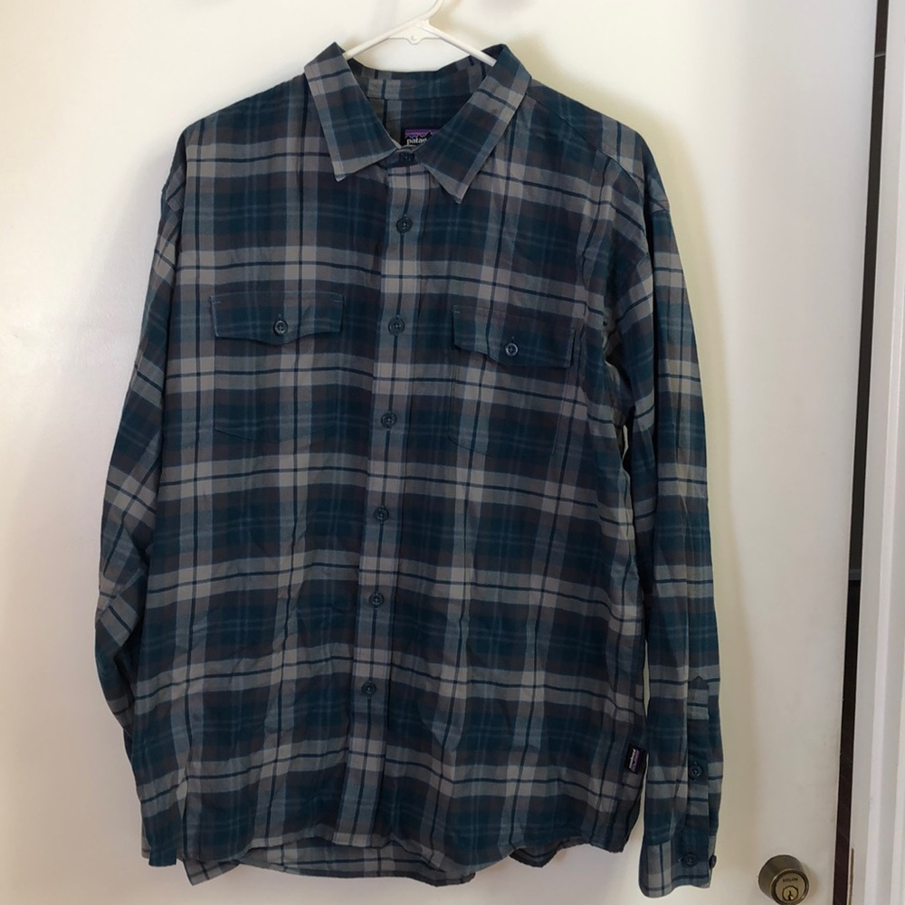 Patagonia Men’s organic Cotten Flannel Large